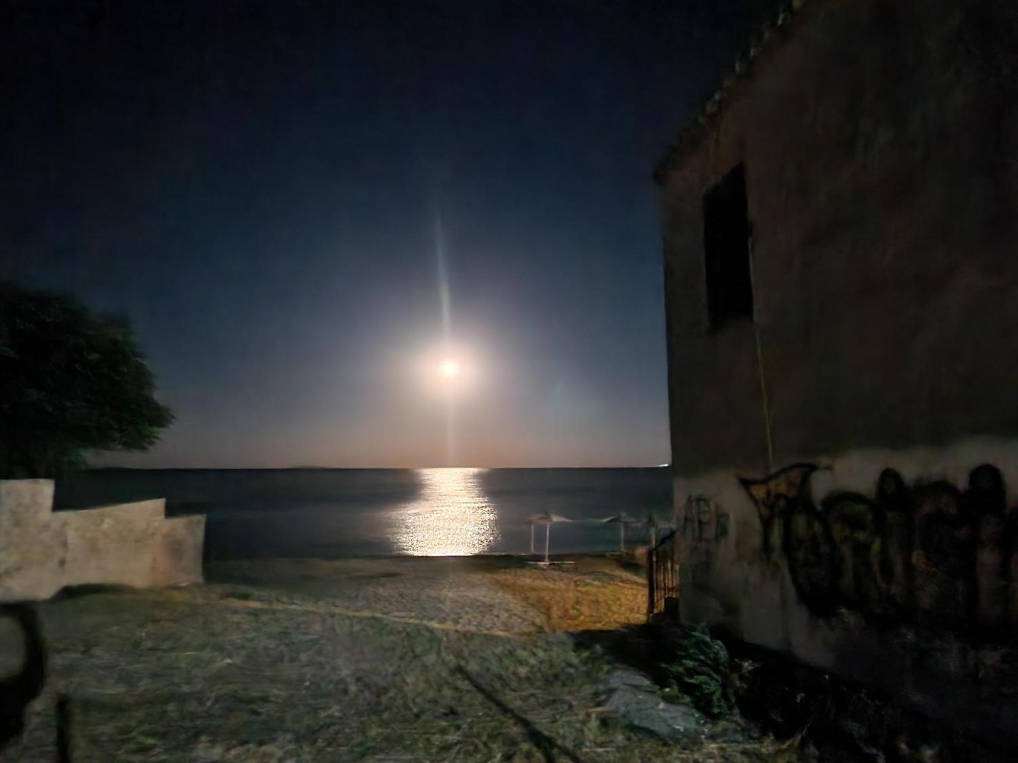 Oneiro Nisi * Parálion Ástros